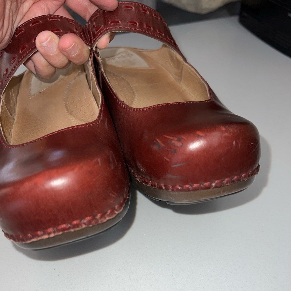 Dansko Solitaire in Red Veg Mary Jane Leather Clogs Size 40 - Picture 4 of 10